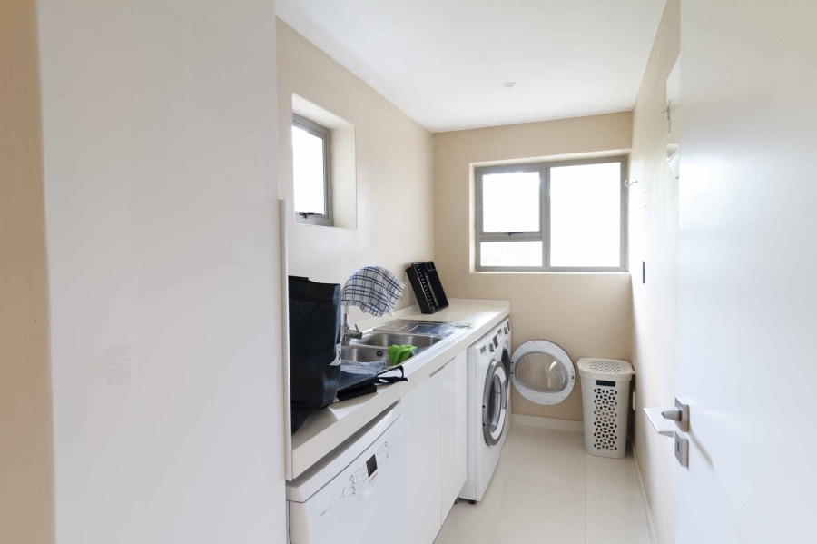 To Let 3 Bedroom Property for Rent in Higgovale Western Cape